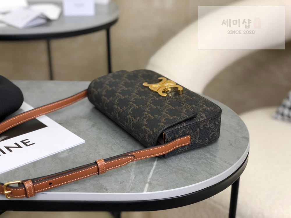 C E L I N E Celine Claude Triomphe Shoulder Bag Calfskin Bag 6번 이미지