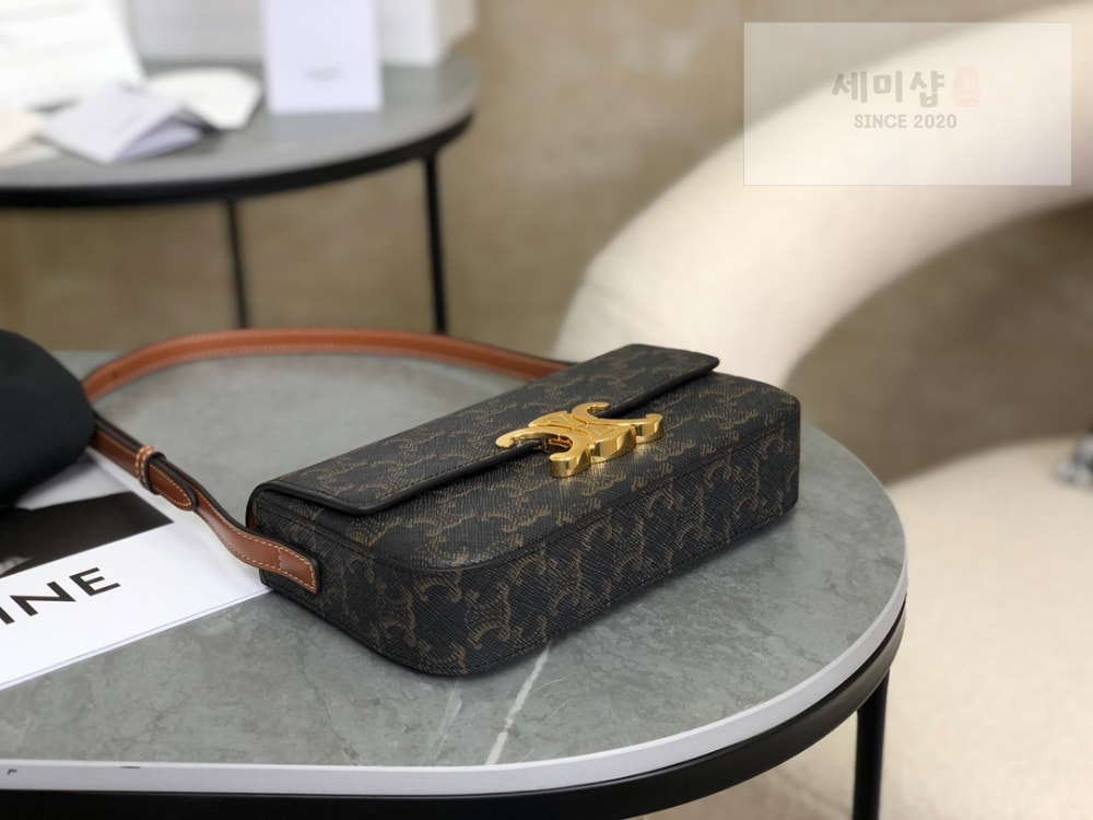 C E L I N E Celine Claude Triomphe Shoulder Bag Calfskin Bag 7번 이미지