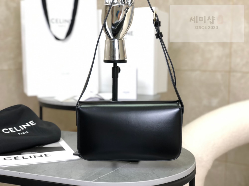 C E L I N E Celine Claude Triomphe Shoulder Bag Calfskin Bag 9번 이미지