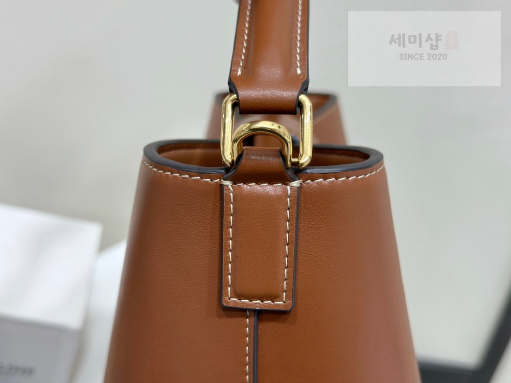 C E L I N E Celine Louise Bag Soft Calfskin Bag 5번 이미지
