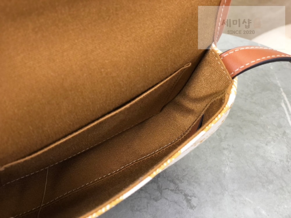 C E L I N E Celine Mini Besace Triomphe Canvas and Calfskin Bag 8번 이미지