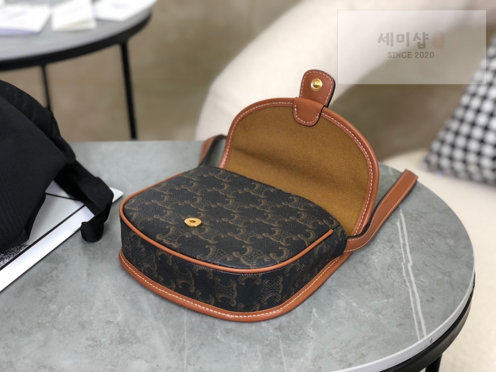 C E L I N E Celine Mini Besace Triomphe Canvas and Calfskin Bag 6번 이미지