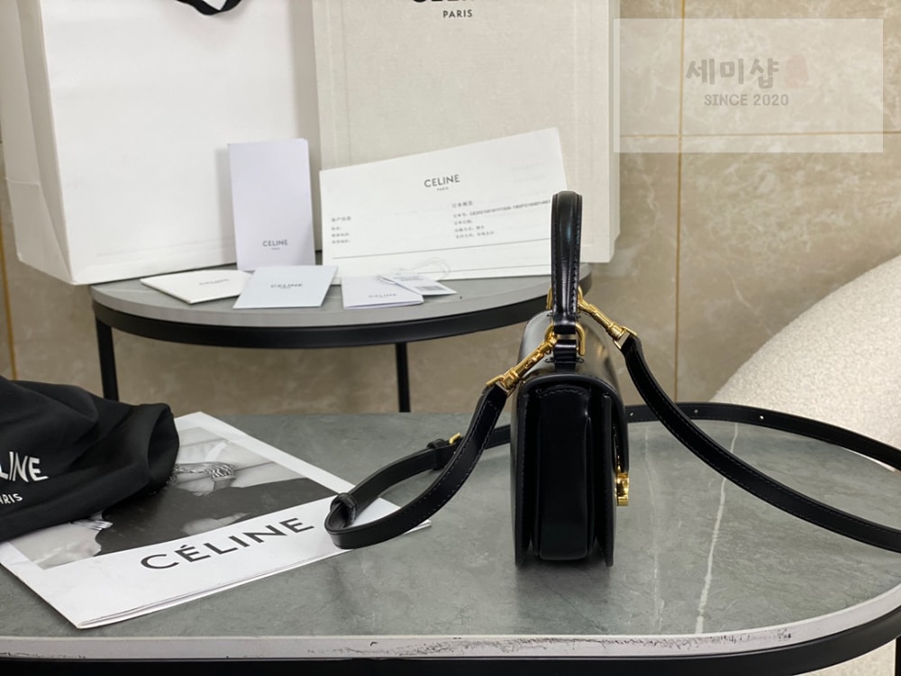 C E L I N E Celine Mini Clea Vesace Calfskin Bag 4번 이미지