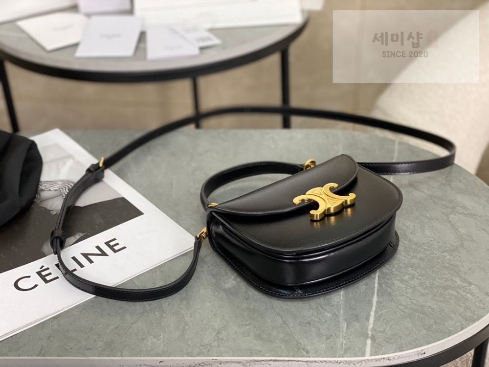 C E L I N E Celine Mini Clea Vesace Calfskin Bag 5번 이미지