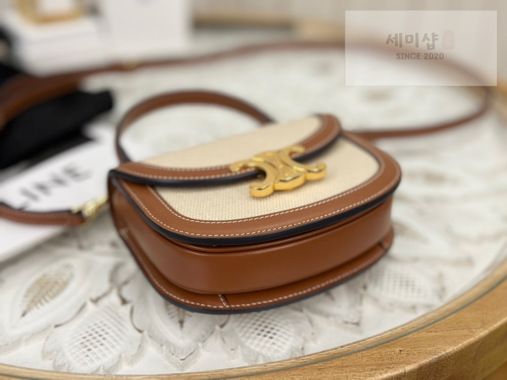 C E L I N E Celine Mini Clea Vesace Canvas & Calfskin Bag 4번 이미지