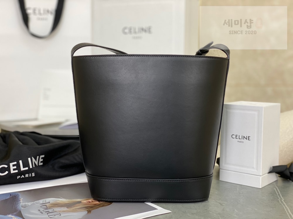 C E L I N E Celine Qurio Triomphe Bucket Soft Calfskin Bag 1번 이미지