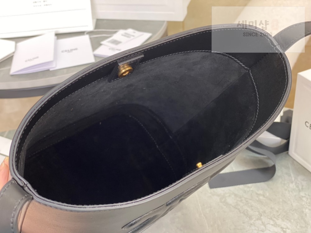 C E L I N E Celine Qurio Triomphe Bucket Soft Calfskin Bag 5번 이미지