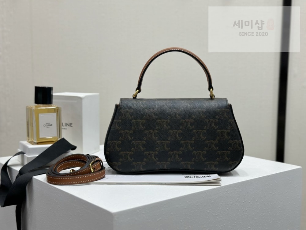 C E L I N E Celine Teen Lola Triomphe Canvas and Calfskin Bag 2번 이미지