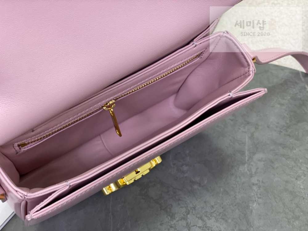 C E L I N E Celine Teen Triomphe Bag Shiny Calfskin Bag 8번 이미지