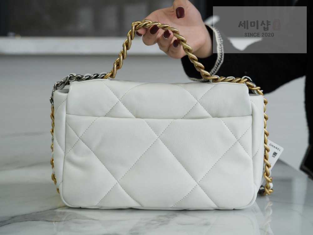 C H A N E L Chanel 19 Medium 화이트 Bag 2번 이미지