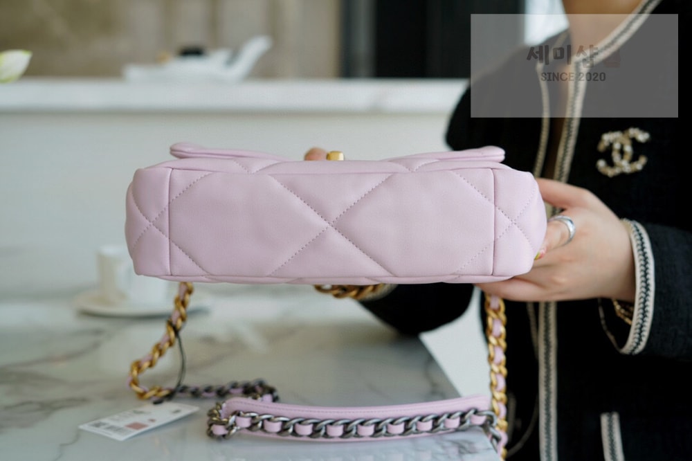C H A N E L Chanel 19 Medium 핑크 Bag 4번 이미지