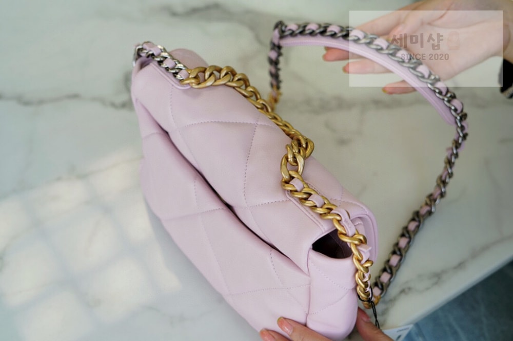 C H A N E L Chanel 19 Medium 핑크 Bag 6번 이미지