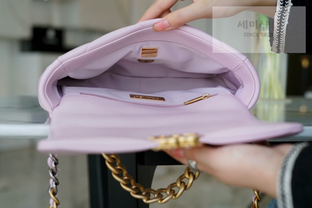 C H A N E L Chanel 19 Medium 핑크 Bag 8번 이미지