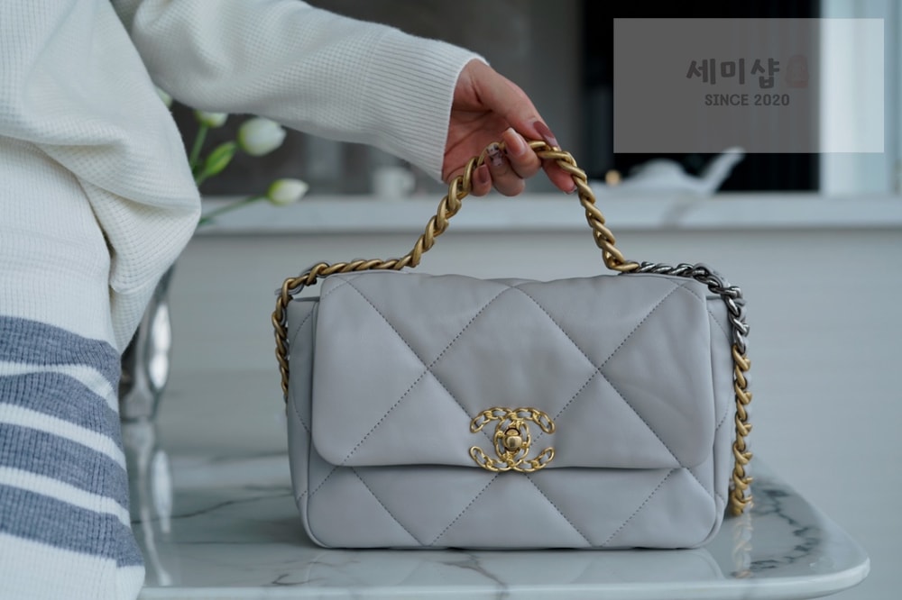 C H A N E L Chanel 19 Medium 그레이 Bag 1번 이미지