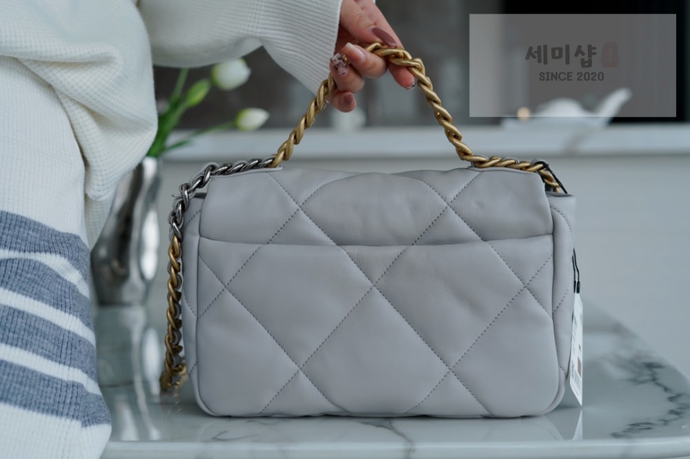 C H A N E L Chanel 19 Medium 그레이 Bag 2번 이미지