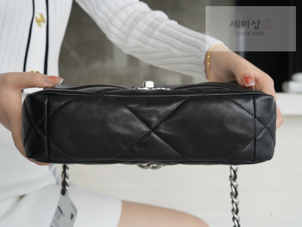 C H A N E L Chanel 19 Medium 블랙 Bag 4번 이미지