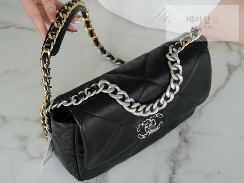 C H A N E L Chanel 19 Medium 블랙 Bag 6번 이미지