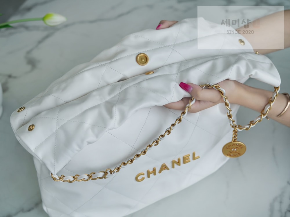 C H A N E L Chanel 22 Medium 화이트 Bag 4번 이미지
