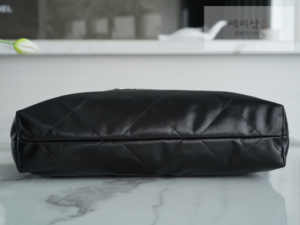 C H A N E L Chanel 22 Medium 블랙 Bag 4번 이미지