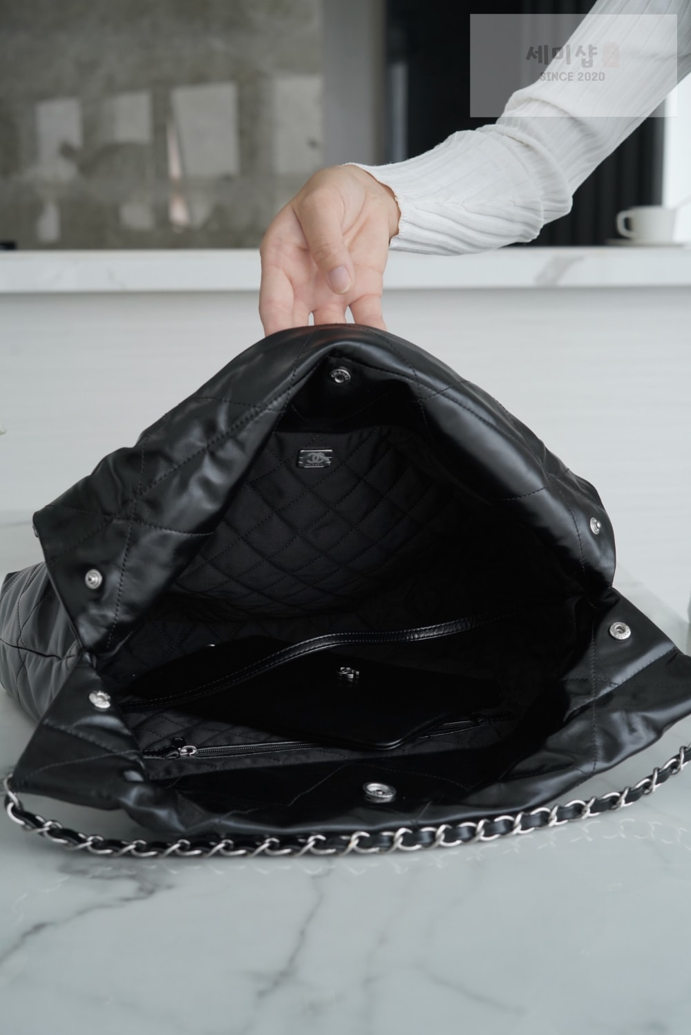 C H A N E L Chanel 22 Medium 블랙 Bag 7번 이미지