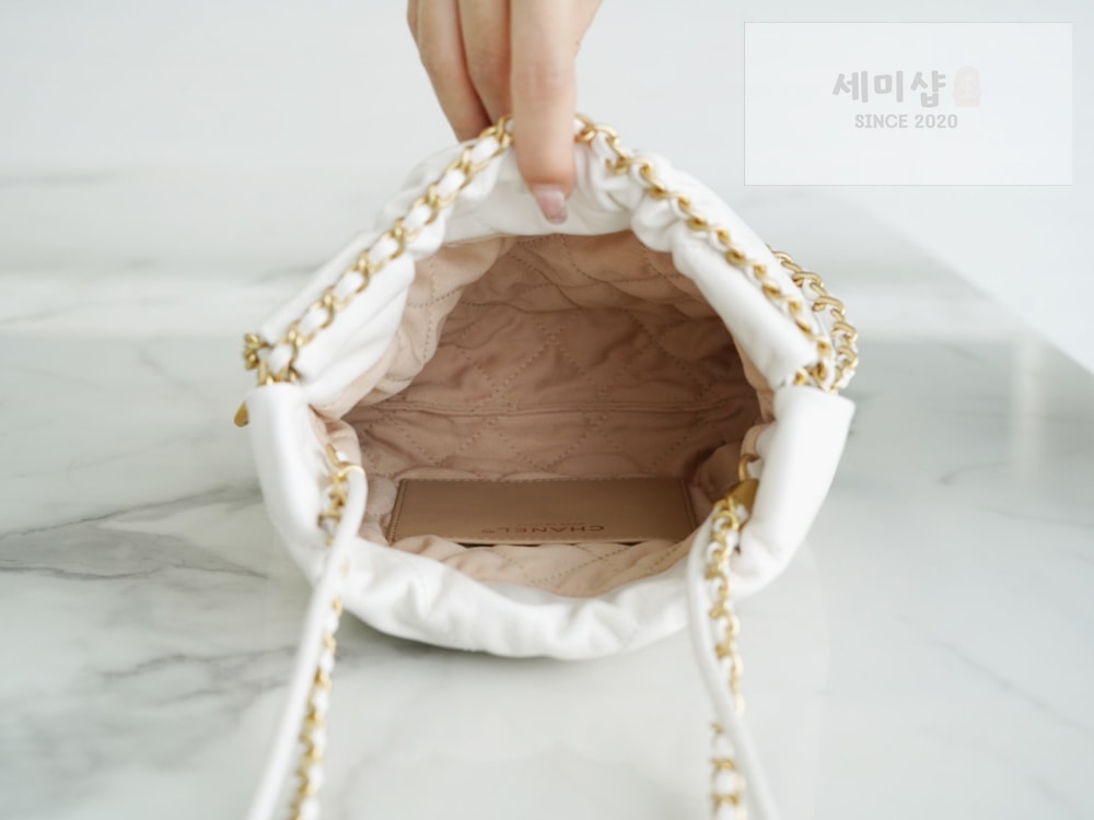 C H A N E L Chanel 22 Mini 화이트 Bag 7번 이미지