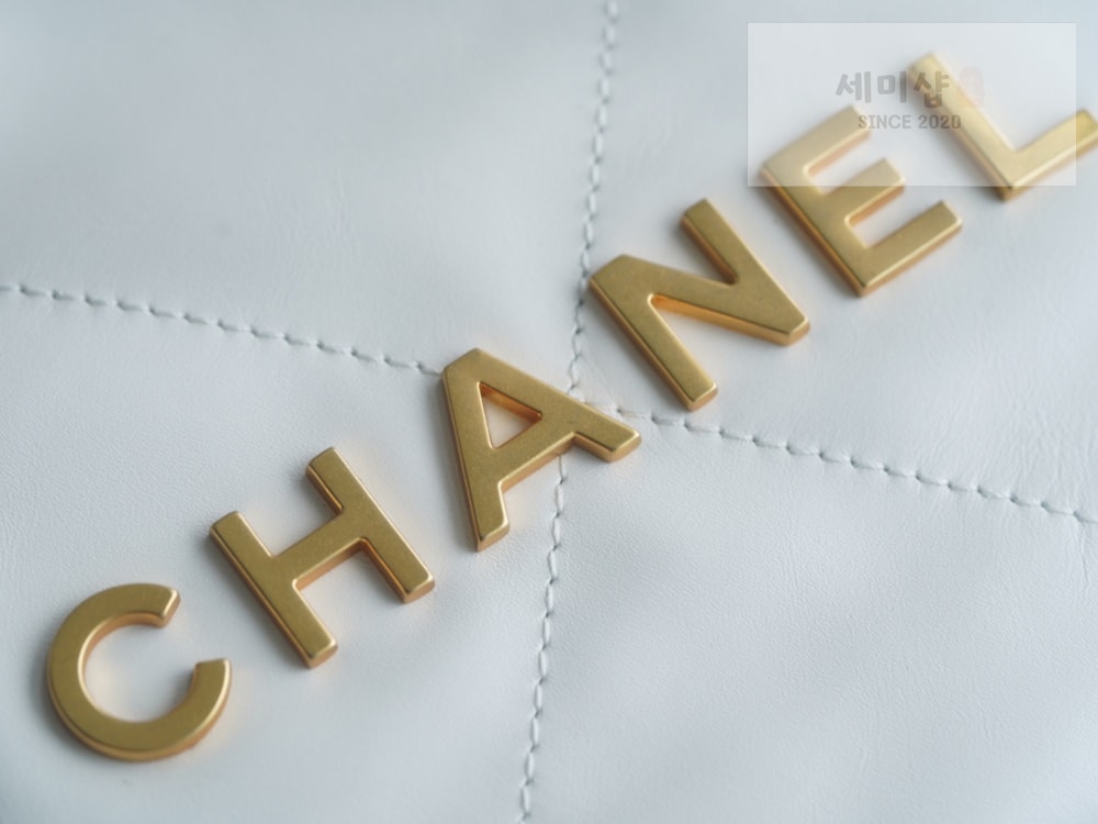 C H A N E L Chanel 22 Small 화이트 Bag 7번 이미지