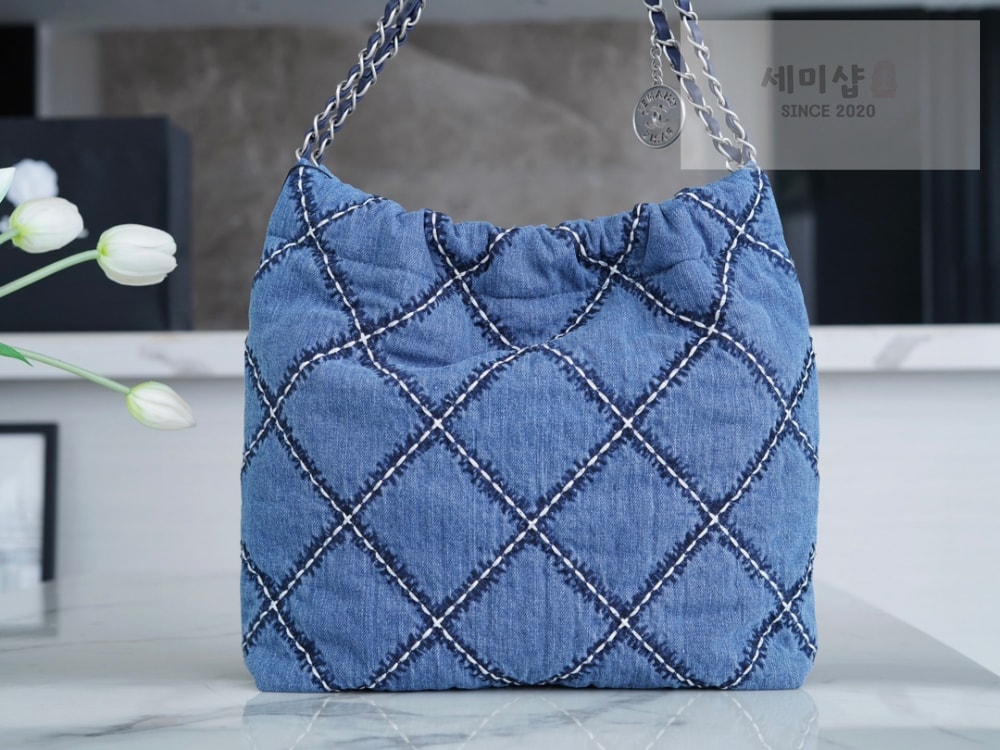 C H A N E L Chanel 22 Small Stitch Denim 데님 Bag 2번 이미지