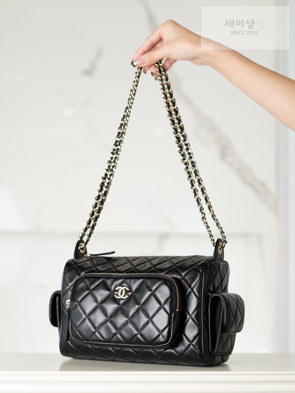 C H A N E L Chanel 24K Multi Pocket Camera Bag 6번 이미지