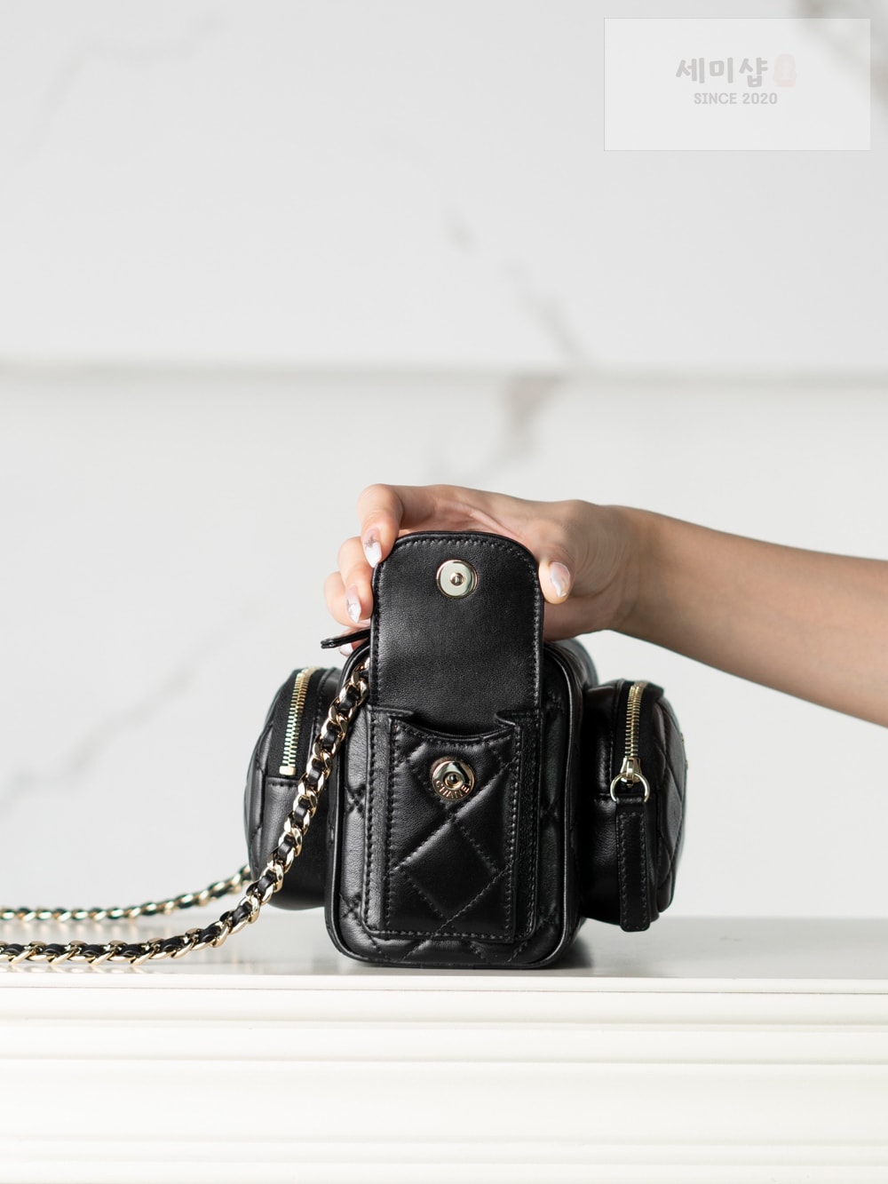 C H A N E L Chanel 24K Multi Pocket Camera 블랙 Bag 4번 이미지