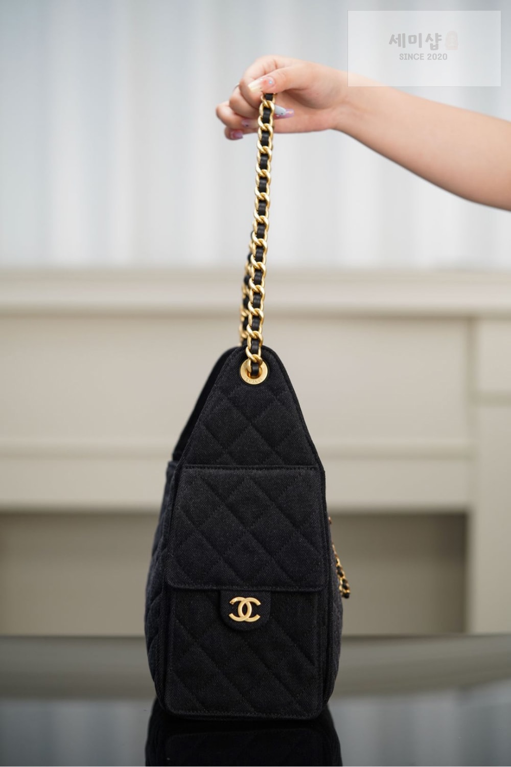 C H A N E L Chanel 25 Hobo Small 블랙데님 Bag 4번 이미지