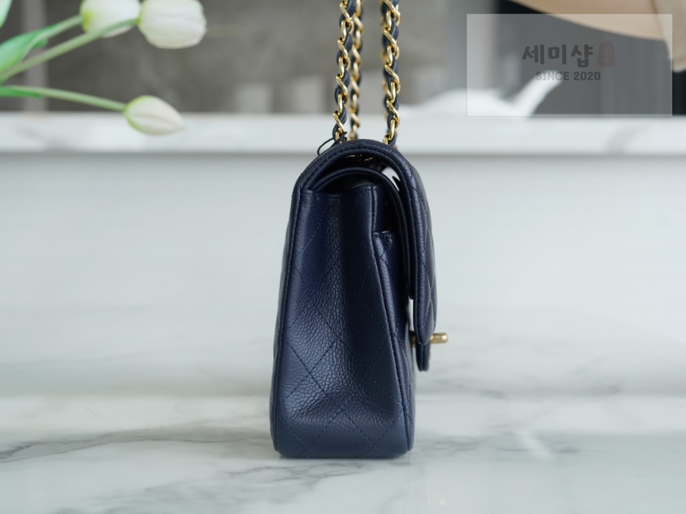 C H A N E L Chanel Classic Medium Caviar 네이비 Bag 2번 이미지