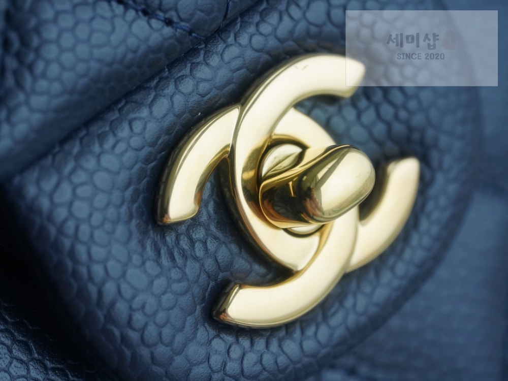 C H A N E L Chanel Classic Medium Caviar 네이비 Bag 4번 이미지