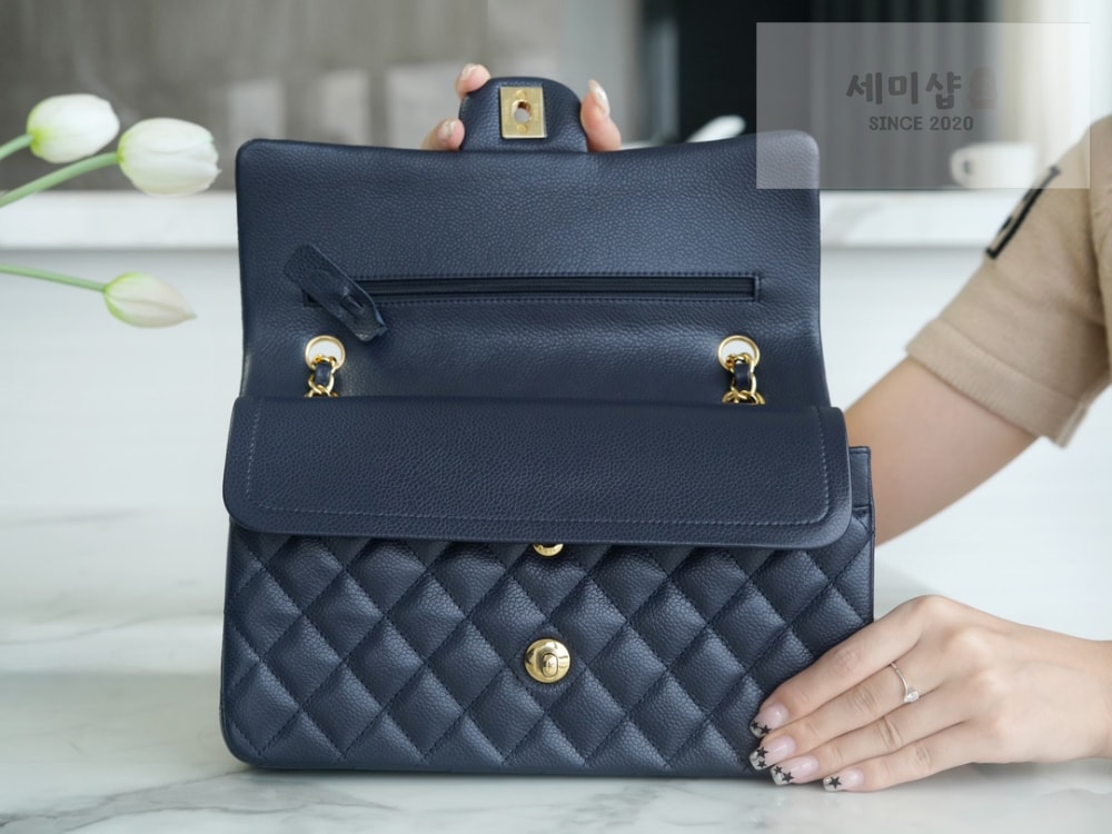 C H A N E L Chanel Classic Medium Caviar 네이비 Bag 8번 이미지