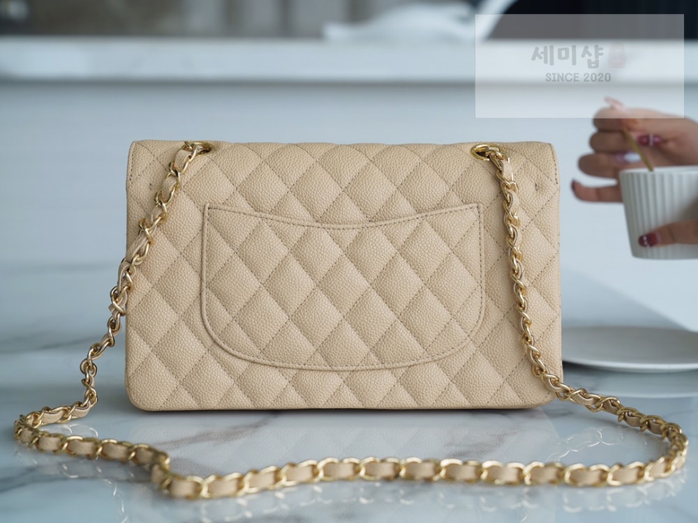 C H A N E L Chanel Classic Medium Caviar 베이지 Bag 2번 이미지