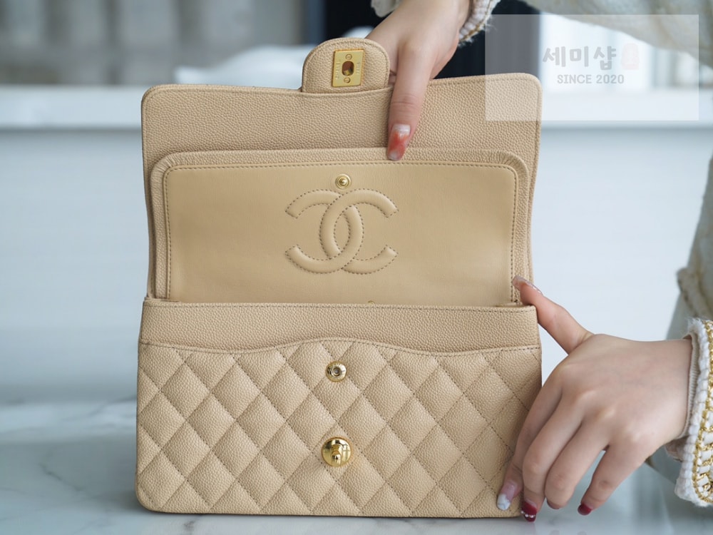 C H A N E L Chanel Classic Medium Caviar 베이지 Bag 6번 이미지