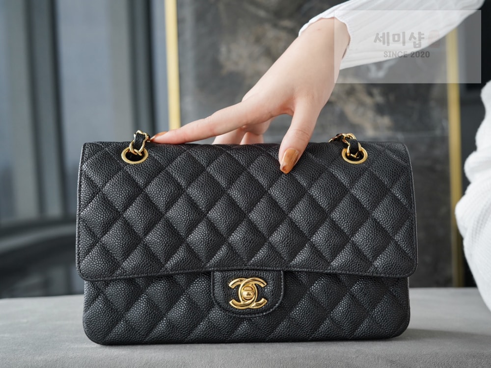 C H A N E L Chanel Classic Medium Caviar 블랙 Bag 1번 이미지