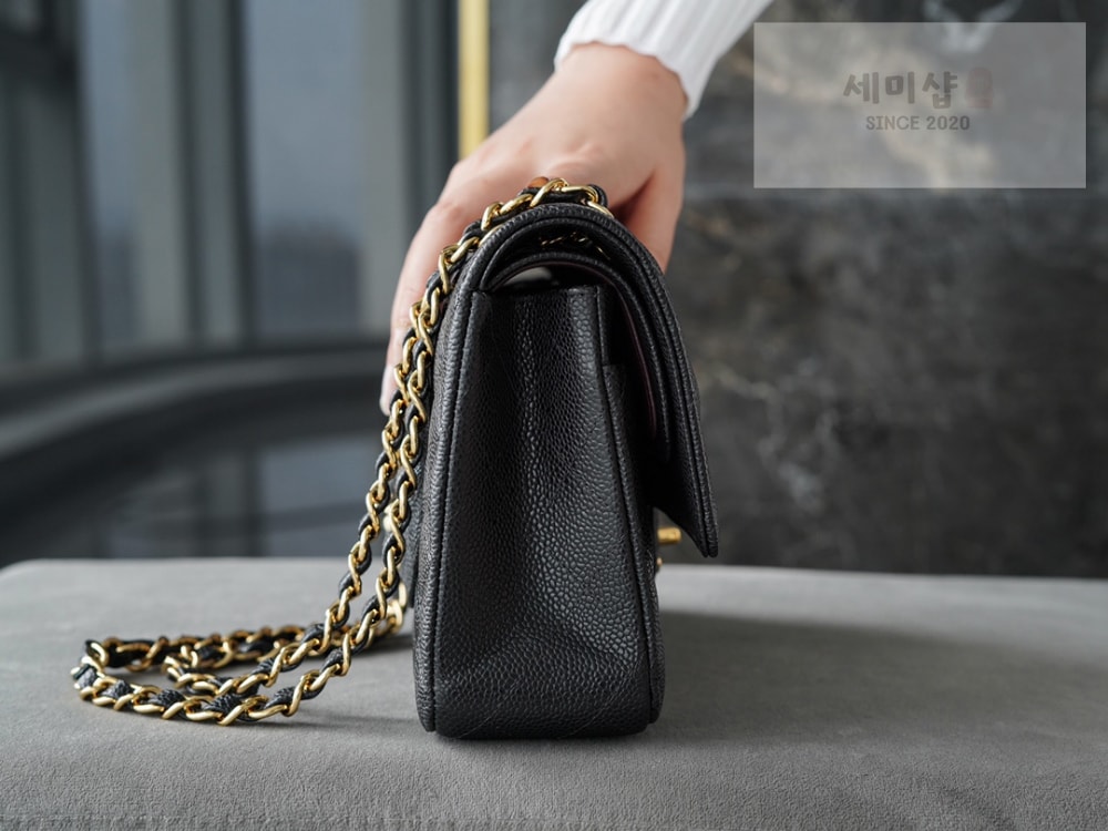 C H A N E L Chanel Classic Medium Caviar 블랙 Bag 3번 이미지
