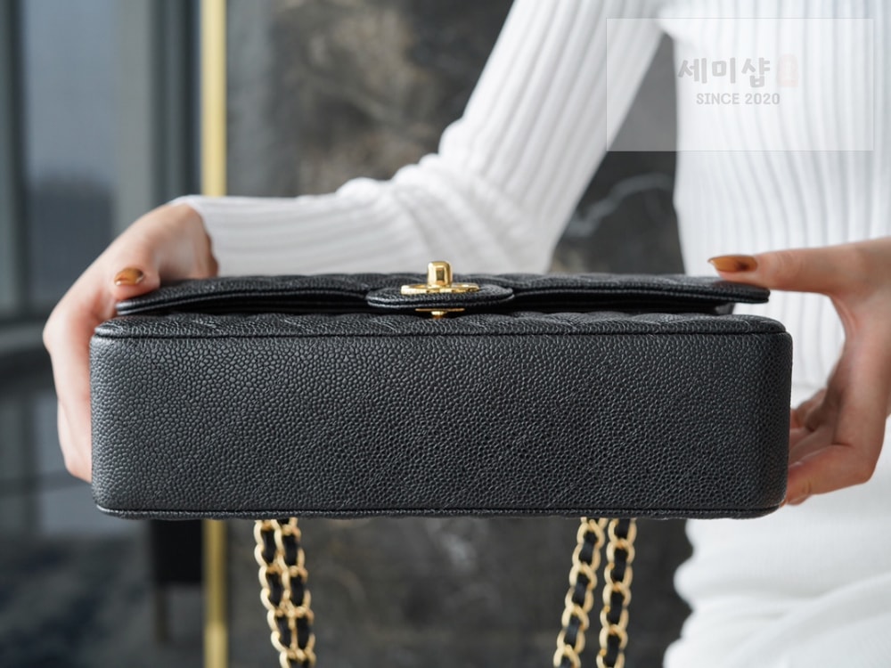 C H A N E L Chanel Classic Medium Caviar 블랙 Bag 4번 이미지