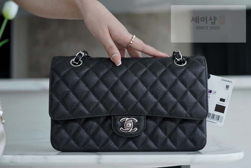 C H A N E L Chanel Classic Medium Caviar 블랙 Bag 1번 이미지