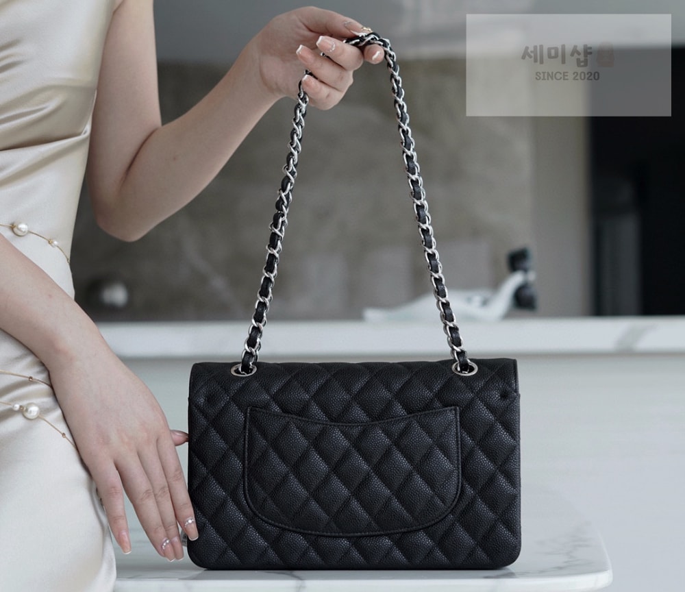 C H A N E L Chanel Classic Medium Caviar 블랙 Bag 2번 이미지