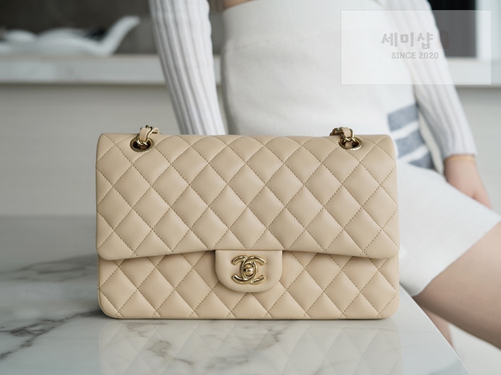 C H A N E L Chanel Classic Medium Lam 베이지 Bag 1번 이미지