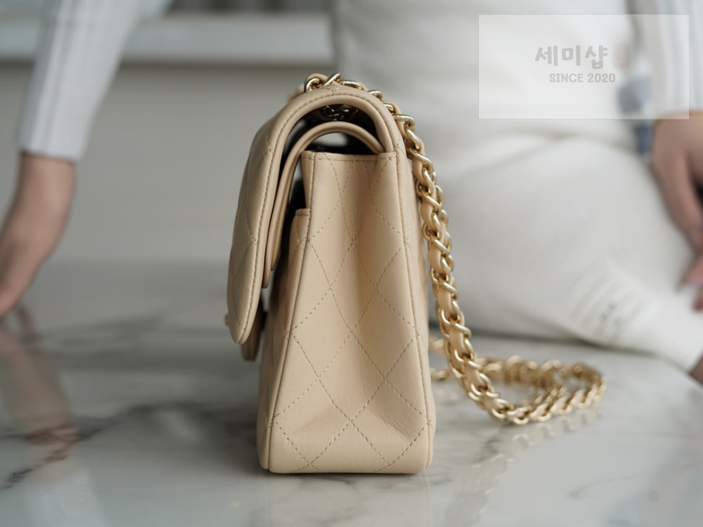 C H A N E L Chanel Classic Medium Lam 베이지 Bag 3번 이미지