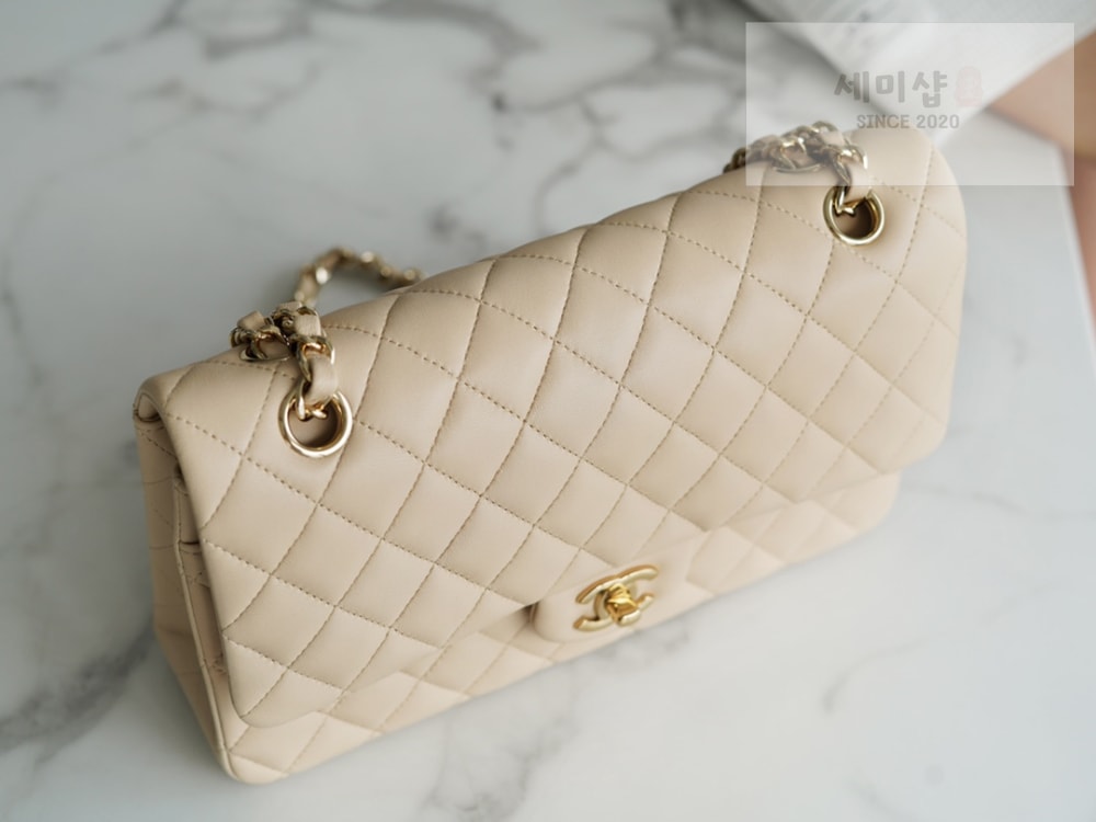 C H A N E L Chanel Classic Medium Lam 베이지 Bag 4번 이미지