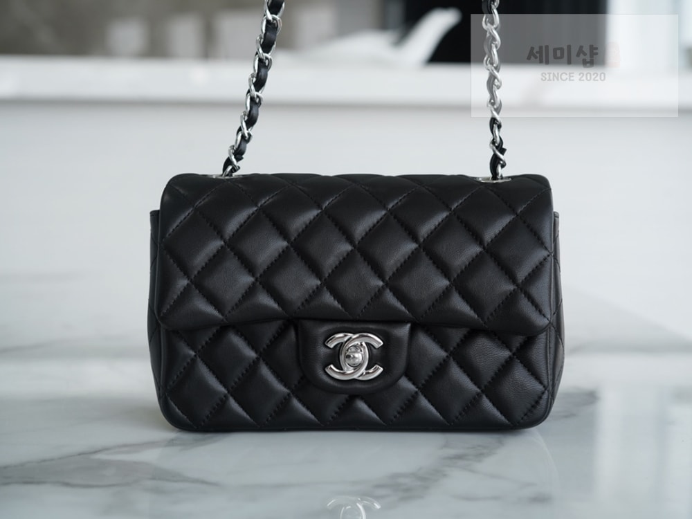 C H A N E L Chanel Classic New Mini Lam 블랙 Bag 1번 이미지