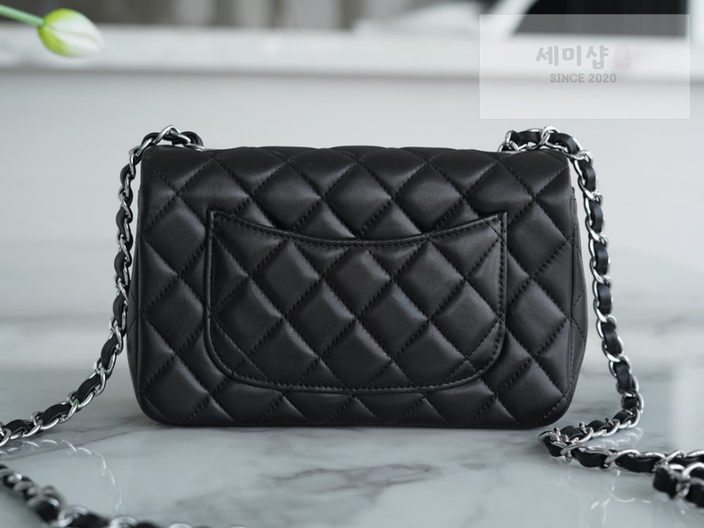 C H A N E L Chanel Classic New Mini Lam 블랙 Bag 2번 이미지