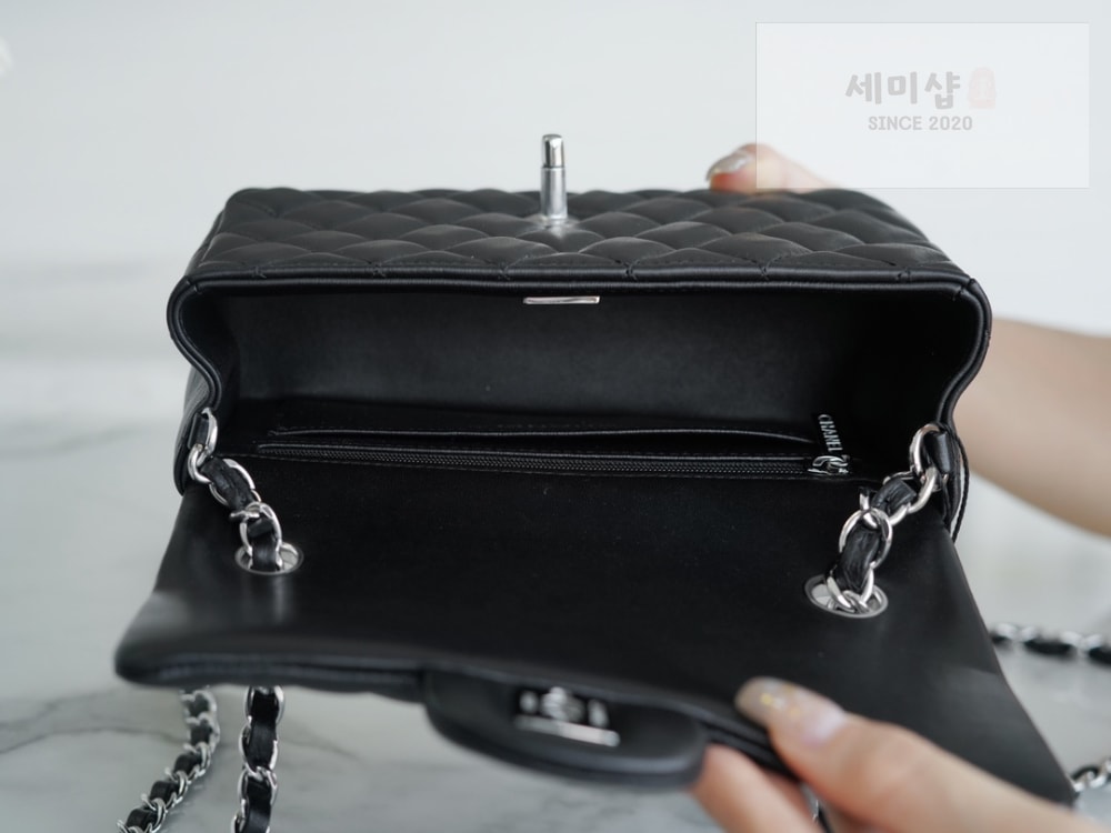 C H A N E L Chanel Classic New Mini Lam 블랙 Bag 7번 이미지
