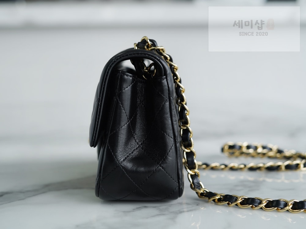 C H A N E L Chanel Classic New Mini Lam 블랙 Bag 4번 이미지