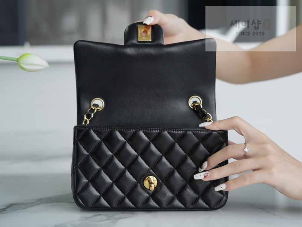 C H A N E L Chanel Classic New Mini Lam 블랙 Bag 7번 이미지
