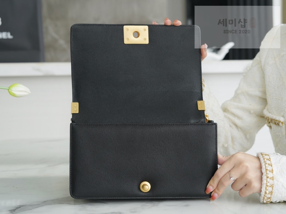 C H A N E L Chanel Le Boy Handbag 블랙 Bag 8번 이미지