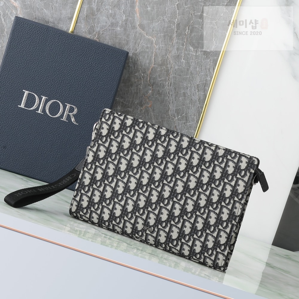 D I O R A5 Triangle Pouch Bag 1번 이미지